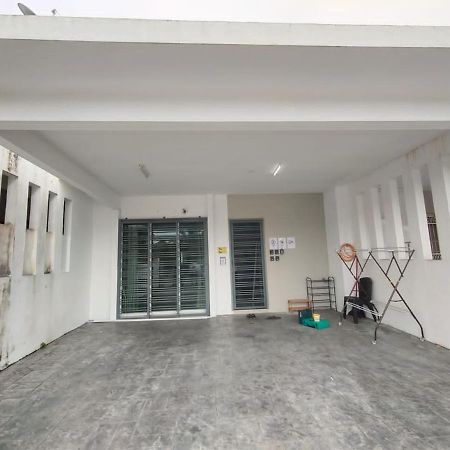 Karak Indah Homestay Dış mekan fotoğraf