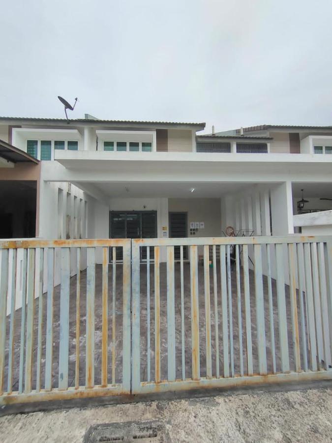 Karak Indah Homestay Dış mekan fotoğraf